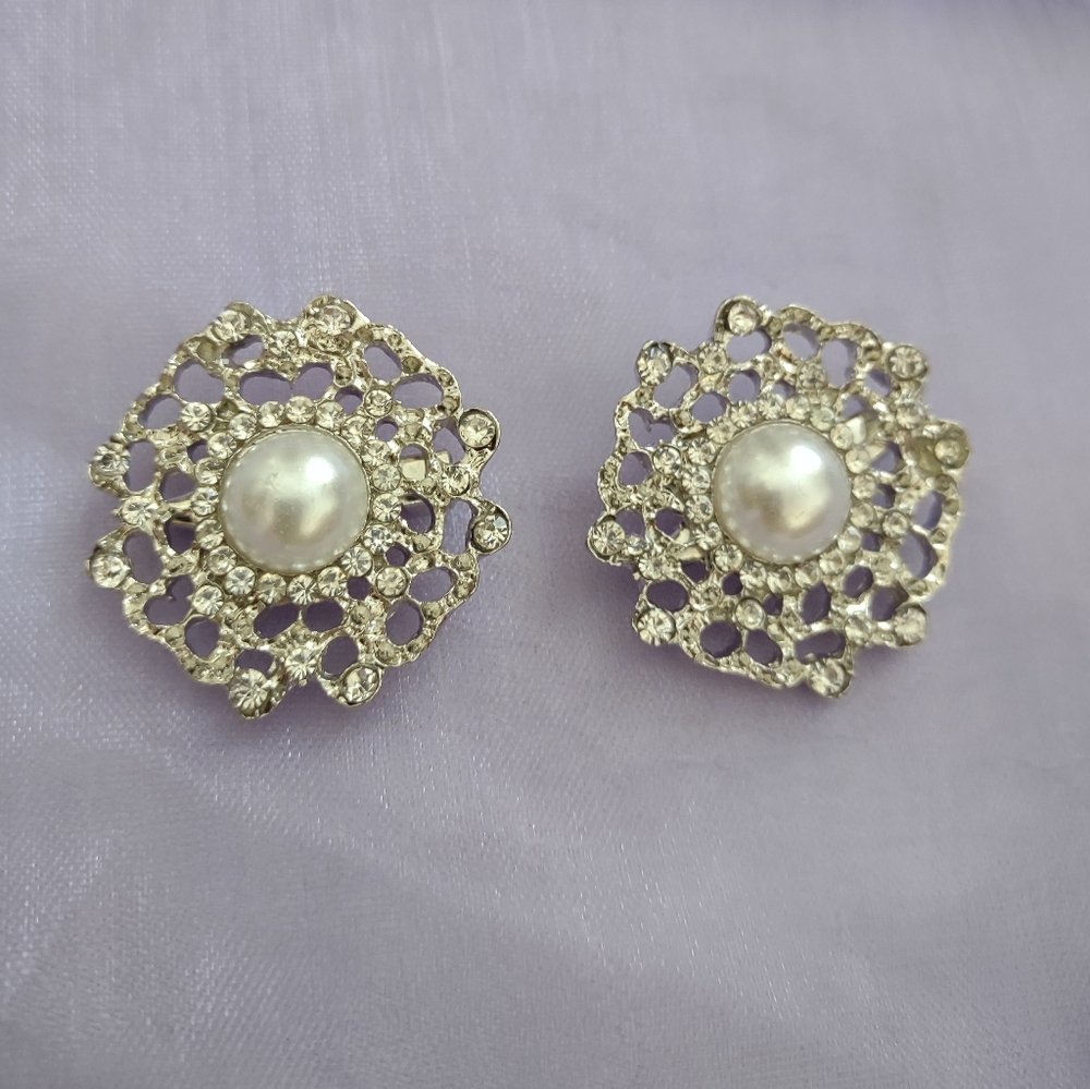 4 Crystals Silver Tone Faux Pearl Brooches